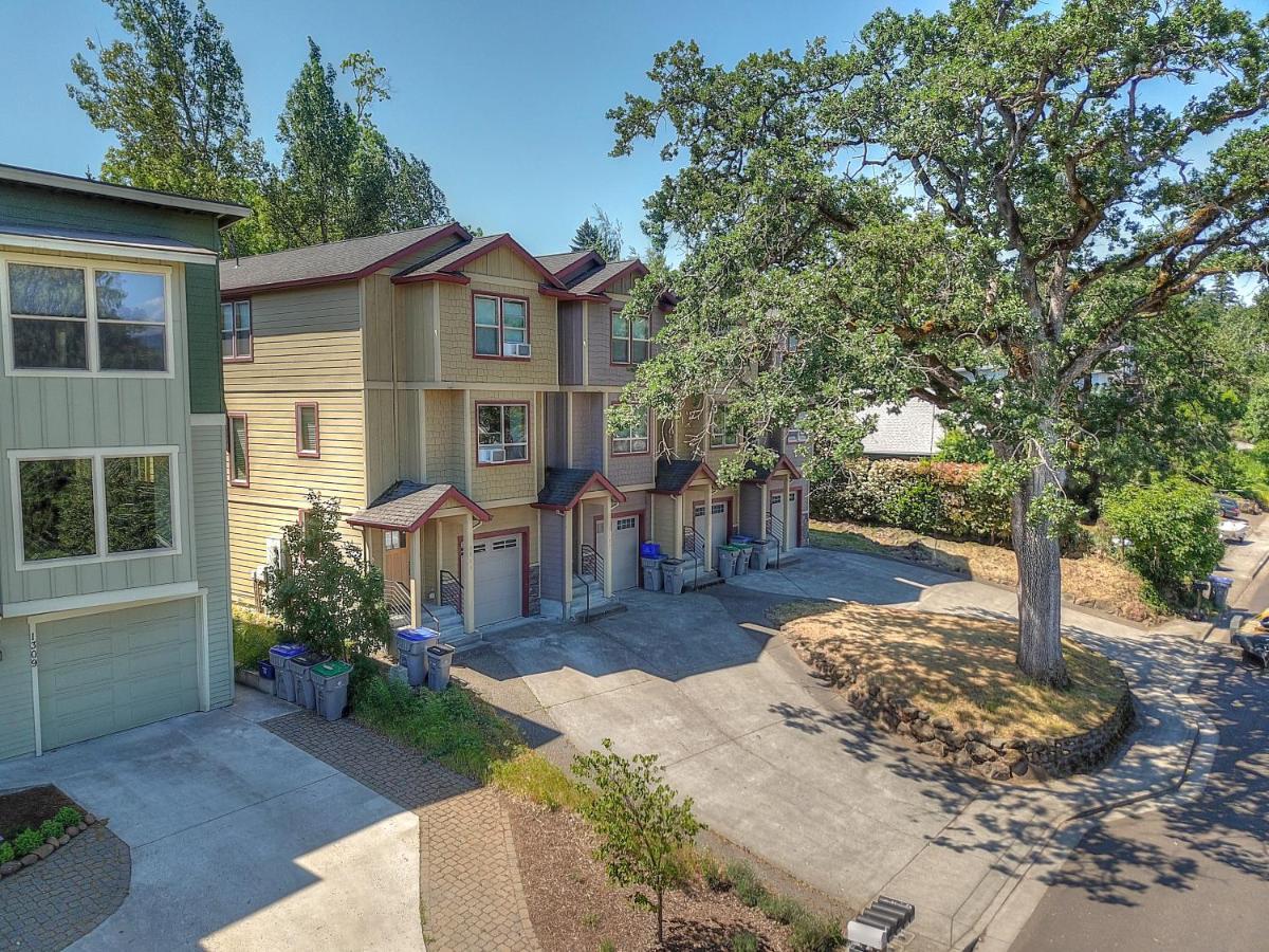 B2 Townhome With Bbq On The Deck Hood River Exterior photo